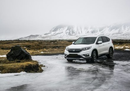 Sewa Fortuner Solo dengan driver protokoler untuk dinas pejabat dan acara penting